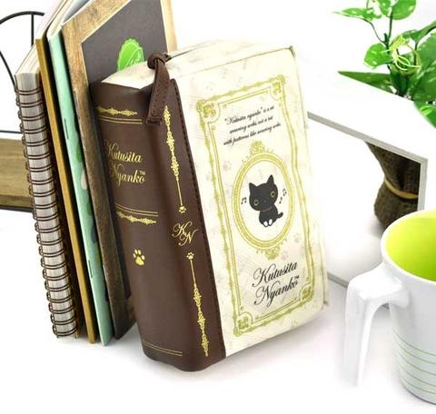 Kutusita Nyanko Storybook Pencil Pouch
